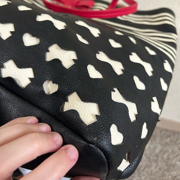 Betsey Johnson New York Black & White Striped Tote With Red Handles & Bow Accent - Picture 11 of 11
